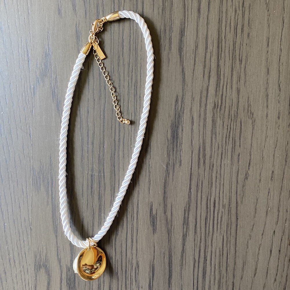 Seashell Gold Rope Statement Necklace - Picture 6 of 6